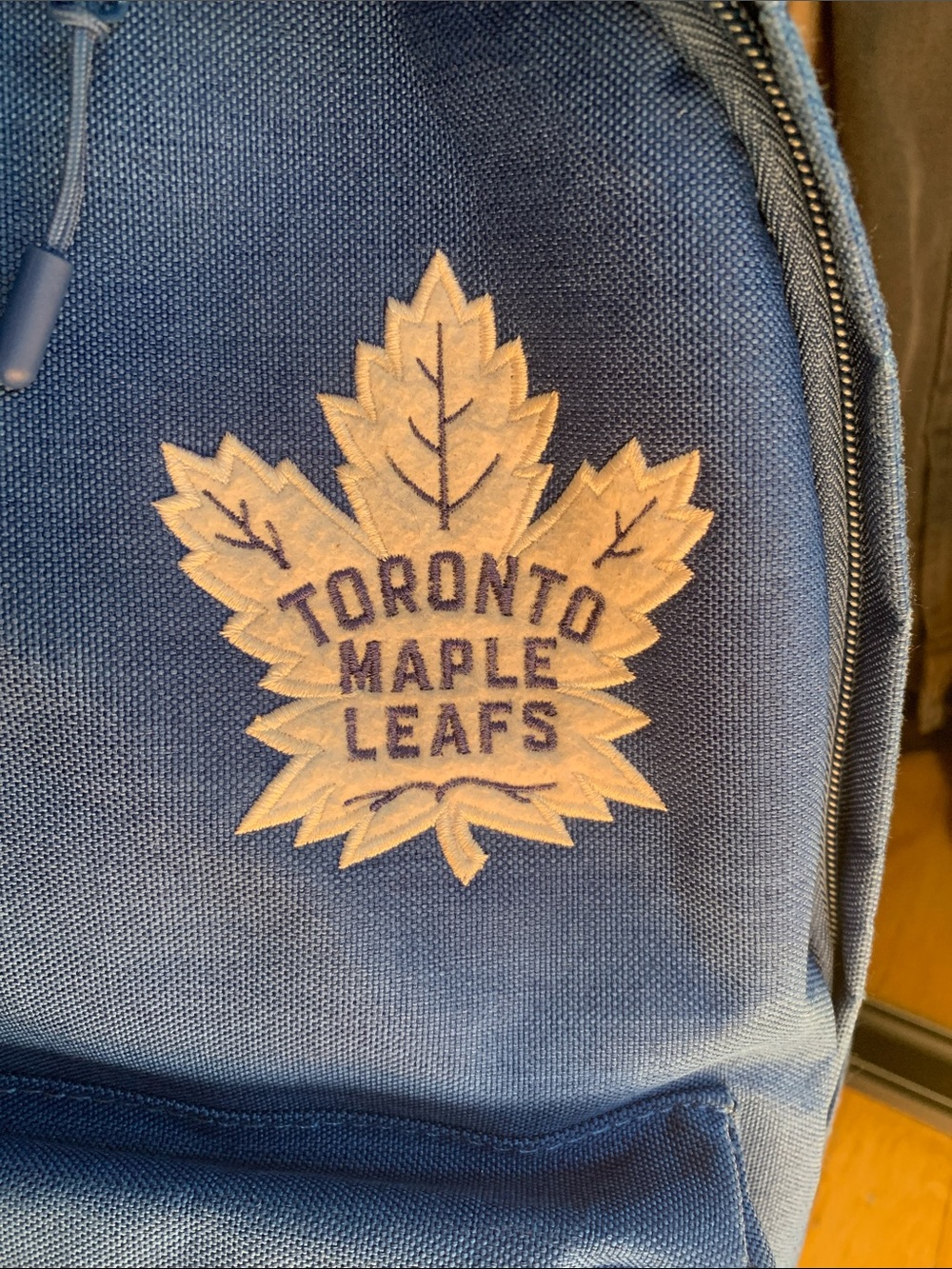 **RARE** herschel x maple leafs
backpack - Picture 8 of 12